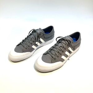 Adidas Die Marke Mit Den 3 Stripes Men Gray US Size 10 ExCellent Shape